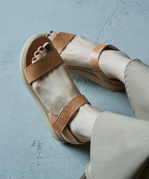 Fashion Letter（ファッションレター）の「日本製 バックゴムベルト ストラップ付きコンフォートサンダル レディース（サンダル・レディース・ベージュ系その他/ブラック/ホワイト/ベージュ・LL/L/M/S）」の3枚目の写真