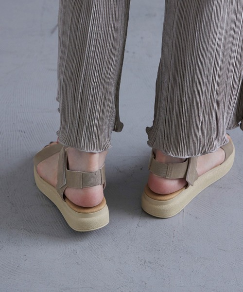 Fashion Letter（ファッションレター）の「日本製 バックゴムベルト ストラップ付きコンフォートサンダル レディース（サンダル・レディース・ベージュ系その他/ブラック/ホワイト/ベージュ・LL/L/M/S）」の9枚目の写真