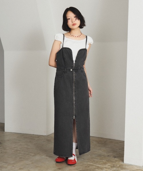 Ray BEAMS(レイビームス)の「デニム ジップ キャミ ワンピース(ワンピース・レディース・ライトブルー/ブラック・0/1)」の1枚目の写真