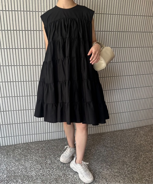 I_am（アイアム）の「french sleeve tiered midi ops / フレンチスリーブティアードミディワンピース（ワンピース・レディース・ホワイト/ブラック・FREE）」の2枚目の写真