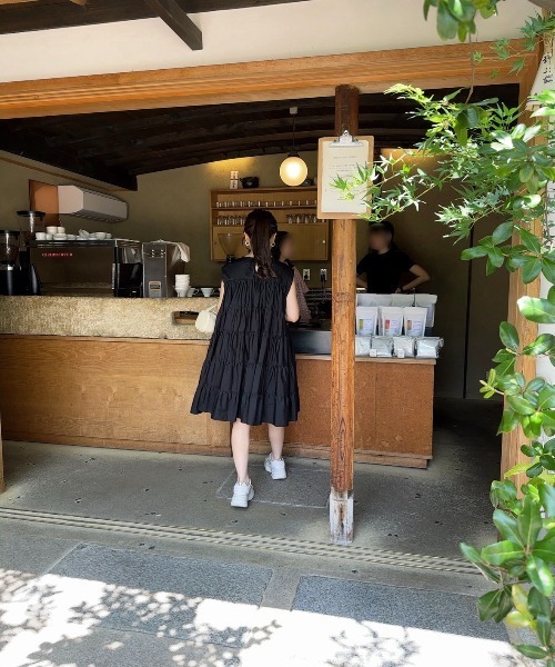 I_am（アイアム）の「french sleeve tiered midi ops / フレンチスリーブティアードミディワンピース（ワンピース・レディース・ホワイト/ブラック・FREE）」の10枚目の写真