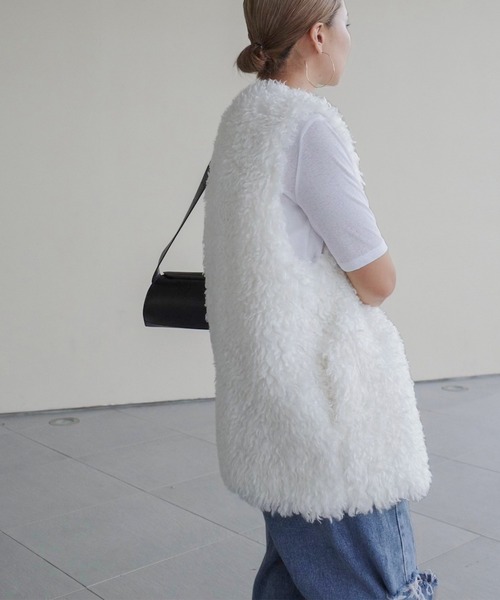 新色】《hideka select》プードルファーロングベスト / ミニマルシック