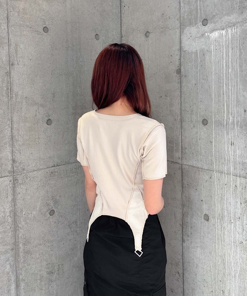 ENVYM(アンビー)の「ガーターデザイントップス(Tシャツ/カットソー・レディース・カーキ/ブラック/ベージュ・FREE)」の11枚目の写真