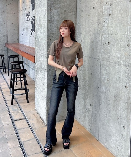 ENVYM(アンビー)の「ガーターデザイントップス(Tシャツ/カットソー・レディース・カーキ/ブラック/ベージュ・FREE)」の16枚目の写真