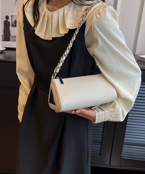 GLAMOROUS JANE(グラマラスジェーン)の「チエーンショルダートライアングルシリンダーバッグ(ショルダーバッグ・レディース・ホワイト/アイボリー・FREE)」の5枚目の写真