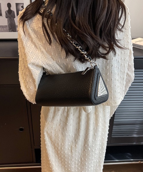 GLAMOROUS JANE(グラマラスジェーン)の「チエーンショルダートライアングルシリンダーバッグ(ショルダーバッグ・レディース・ホワイト/アイボリー・FREE)」の7枚目の写真