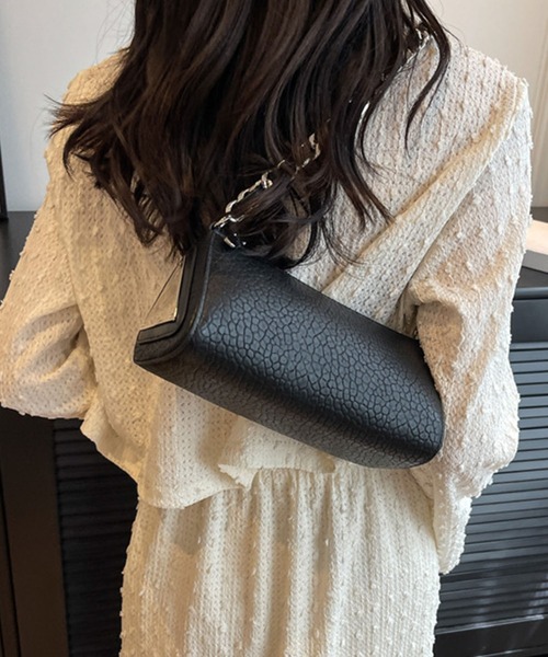 GLAMOROUS JANE(グラマラスジェーン)の「チエーンショルダートライアングルシリンダーバッグ(ショルダーバッグ・レディース・ホワイト/アイボリー・FREE)」の14枚目の写真