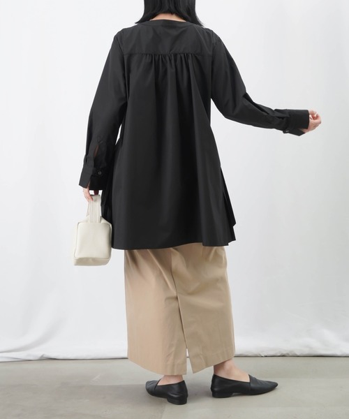 LUCA/LADY LUCK LUCA(ルカ/レディラックルカ)の「LC/LLL サイドプリーツシャツ / プリーツスタンドカラーブラウス(シャツ/ブラウス・レディース・カーキ/オフホワイト/ブラック・FREE)」の8枚目の写真