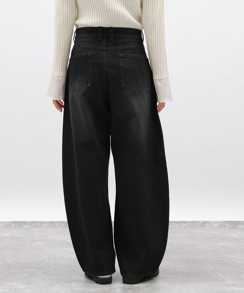 LAKOLE（ラコレ）の「カットオフカーブデニムパンツ / 134483（デニムパンツ・レディース・ブラック/ライトブルー・SMALL/LARGE/MEDIUM）」の19枚目の写真