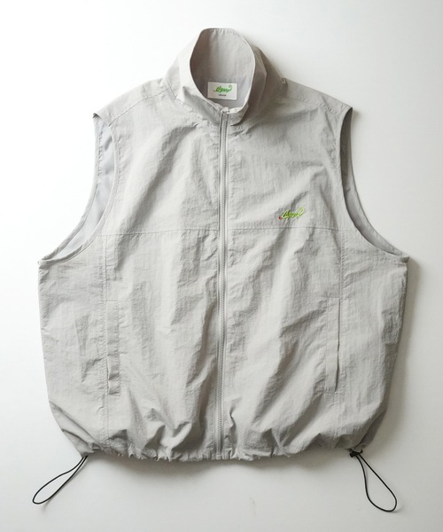 Labordi(ラボード)の「ビッグシルエット ワンポイント刺繍 ドロスト付き フルジップナイロンベスト ユニセックス(ベスト・メンズ・ブラック/カーキ/グレー・M/L)」の8枚目の写真