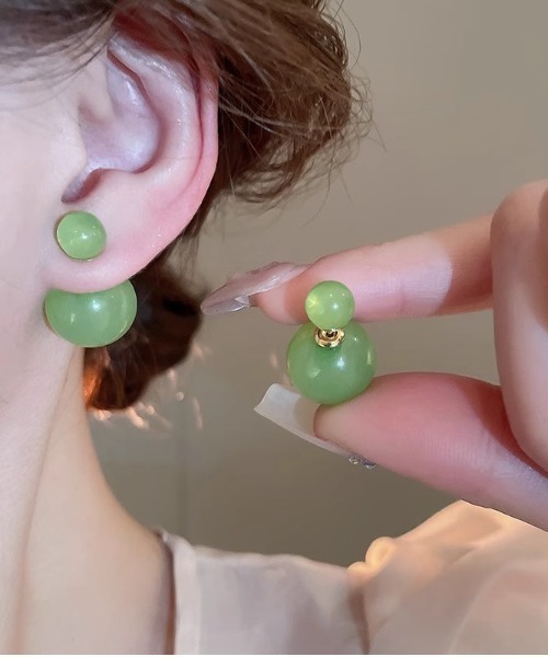 tone（トーン）の「【emaan】バックキャッチ カラー 玉 ピアス（ピアス（両耳用）・レディース・ブルー/ホワイト/ピンク/グリーン・FREE）」の2枚目の写真