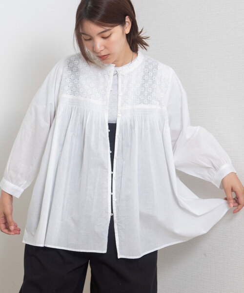 【セール】＜made in INDIA＞エンブロ使いスモッキングブラウス（シャツ/ブラウス）｜POU DOU DOU（プードゥドゥ） 4,555円
