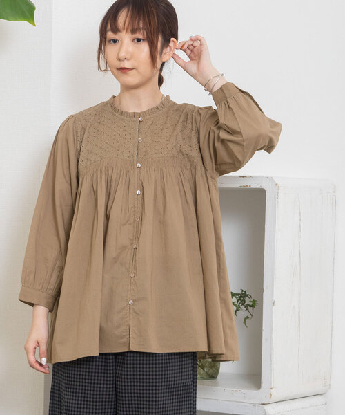 POU DOU DOU（プードゥドゥ）の「＜made in INDIA＞エンブロ使いスモッキングブラウス（シャツ/ブラウス・レディース・モカ/ブラック/オフホワイト・M）」の12枚目の写真