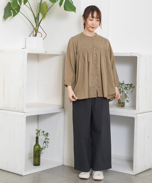 POU DOU DOU（プードゥドゥ）の「＜made in INDIA＞エンブロ使いスモッキングブラウス（シャツ/ブラウス・レディース・モカ/ブラック/オフホワイト・M）」の15枚目の写真