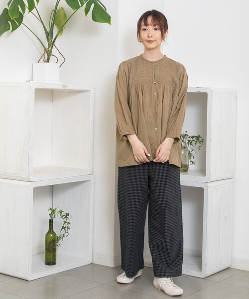 POU DOU DOU（プードゥドゥ）の「＜made in INDIA＞エンブロ使いスモッキングブラウス（シャツ/ブラウス・レディース・モカ/ブラック/オフホワイト・M）」の16枚目の写真