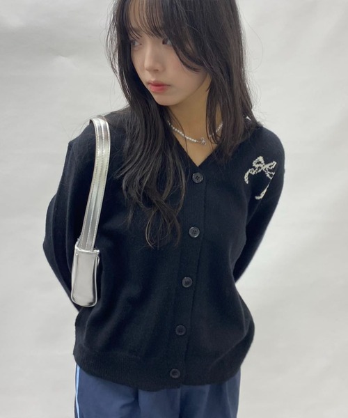 mebole(メボレ)の「ribbonセーターカーディガン(Tシャツ/カットソー・レディース・アイボリー/ブラック/レッド・FREE)」の2枚目の写真