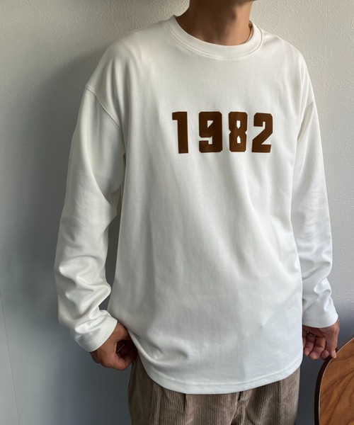 CREARE -LINO-(クレアーレリノ)の「<ユニセックス>フロッキー加工 ナンバーロゴプリントトップス/長袖/ロンT(Tシャツ/カットソー・メンズ・ブラック/オフホワイト・MEDIUM/LARGE)」の3枚目の写真