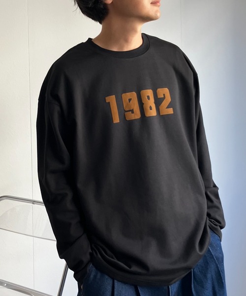CREARE -LINO-(クレアーレリノ)の「<ユニセックス>フロッキー加工 ナンバーロゴプリントトップス/長袖/ロンT(Tシャツ/カットソー・メンズ・ブラック/オフホワイト・MEDIUM/LARGE)」の8枚目の写真