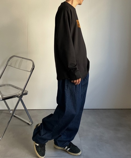 CREARE -LINO-(クレアーレリノ)の「<ユニセックス>フロッキー加工 ナンバーロゴプリントトップス/長袖/ロンT(Tシャツ/カットソー・メンズ・ブラック/オフホワイト・MEDIUM/LARGE)」の9枚目の写真