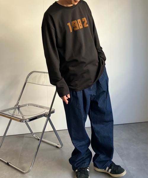 CREARE -LINO-(クレアーレリノ)の「<ユニセックス>フロッキー加工 ナンバーロゴプリントトップス/長袖/ロンT(Tシャツ/カットソー・メンズ・ブラック/オフホワイト・MEDIUM/LARGE)」の16枚目の写真