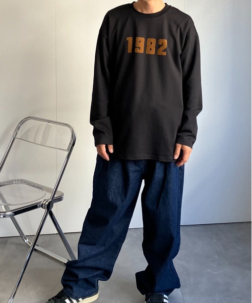 CREARE -LINO-(クレアーレリノ)の「<ユニセックス>フロッキー加工 ナンバーロゴプリントトップス/長袖/ロンT(Tシャツ/カットソー・メンズ・ブラック/オフホワイト・MEDIUM/LARGE)」の17枚目の写真