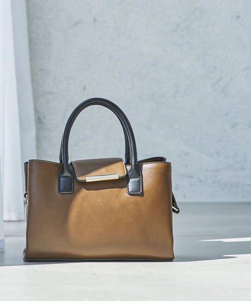 Andemiu（アンデミュウ）の「メタルフラップバック242076（ハンドバッグ・レディース・ブラック/ベージュ/アイボリー/ブラウン系その他・FREE）」の4枚目の写真