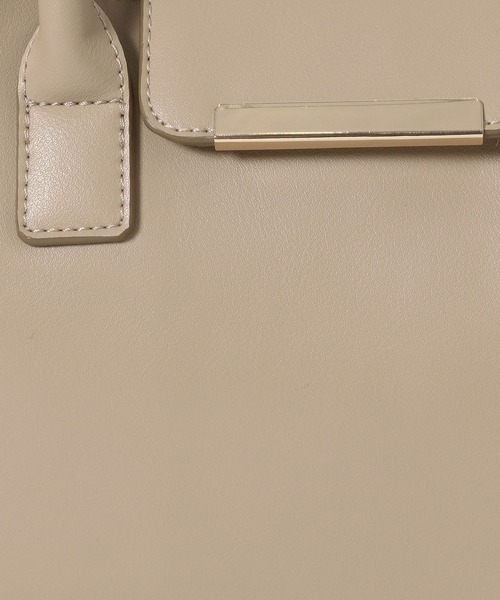 Andemiu（アンデミュウ）の「メタルフラップバック242076（ハンドバッグ・レディース・ブラック/ベージュ/アイボリー/ブラウン系その他・FREE）」の18枚目の写真