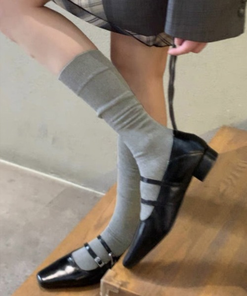 IRADOWL（アイラドール）の「無地ロングソックス（ソックス/靴下・レディース・ベージュ/ライトグレー/レッド/ホワイト/ダークグレー/ブラック・FREE）」の4枚目の写真