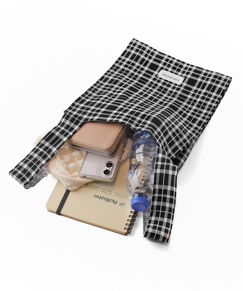 ANEMONE（アネモネ）の「チェック柄ニットバッグ（トートバッグ・レディース・ブラック/ブルー/イエロー/グリーン/レッド・FREE）」の14枚目の写真