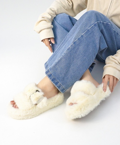 AAA+（サンエープラス）の「軽量厚底 ダブルベルトファーサンダル（サンダル・レディース・ダークブラウン/ベージュ/ブラック/アイボリー・40/38/36）」の14枚目の写真