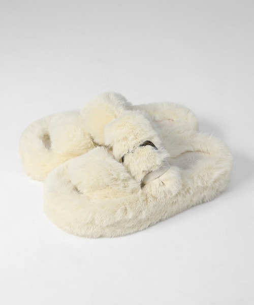 AAA+（サンエープラス）の「軽量厚底 ダブルベルトファーサンダル（サンダル・レディース・ダークブラウン/ベージュ/ブラック/アイボリー・40/38/36）」の15枚目の写真