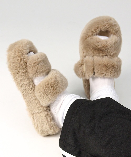 AAA+（サンエープラス）の「軽量厚底 ダブルベルトファーサンダル（サンダル・レディース・ダークブラウン/ベージュ/ブラック/アイボリー・40/38/36）」の16枚目の写真