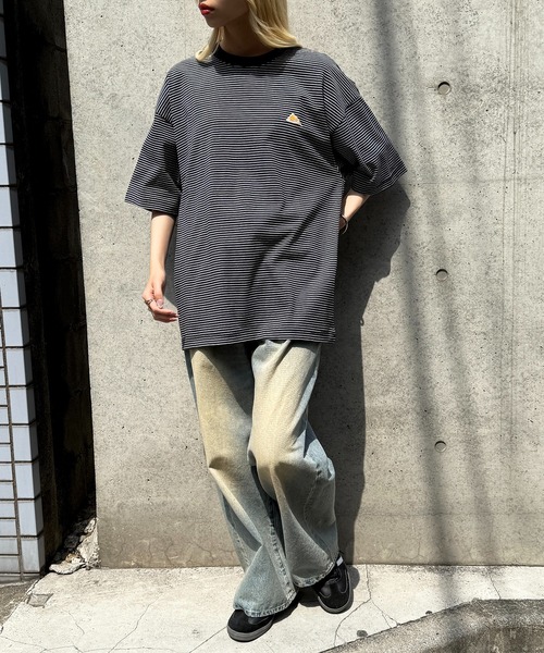 KELTY（ケルティ）の「別注【KELTY】オーバーサイズ マルチボーダーTEE / アメカジ レトロ配色 ビッグTシャツ アウトドア / ユニセックス（Tシャツ/カットソー・レディース・ホワイト/ブラック/グレー/ブルー/ホワイト系1/アイボリー・M/S/XS/L）」の7枚目の写真