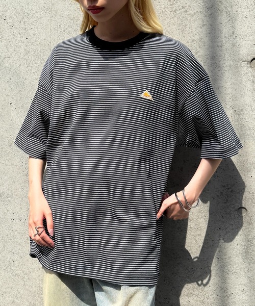 KELTY（ケルティ）の「別注【KELTY】オーバーサイズ マルチボーダーTEE / アメカジ レトロ配色 ビッグTシャツ アウトドア / ユニセックス（Tシャツ/カットソー・レディース・ホワイト/ブラック/グレー/ブルー/ホワイト系1/アイボリー・M/S/XS/L）」の10枚目の写真