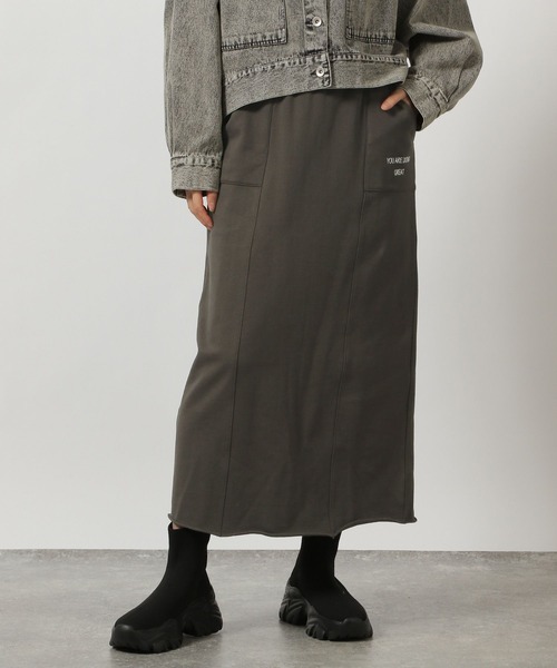 LAKOLE（ラコレ）の「裏毛刺繍ナロースカート / 310589（スカート・レディース・オフホワイト/グレー/チャコールグレー・FREE）」の21枚目の写真