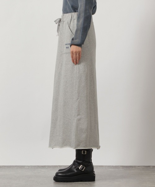 LAKOLE（ラコレ）の「裏毛刺繍ナロースカート / 310589（スカート・レディース・オフホワイト/グレー/チャコールグレー・FREE）」の8枚目の写真