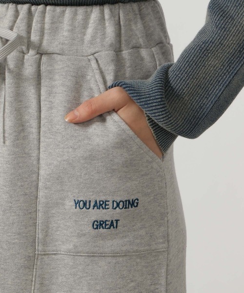 LAKOLE（ラコレ）の「裏毛刺繍ナロースカート / 310589（スカート・レディース・オフホワイト/グレー/チャコールグレー・FREE）」の11枚目の写真