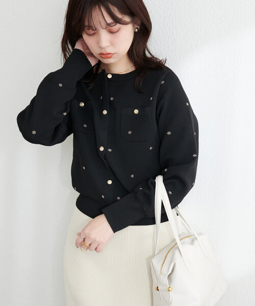 natural couture(ナチュラルクチュール)の「ポリニットドット金釦ポケ付きカーディガン(カーディガン/ボレロ・レディース・アイボリー/カーキ/ブラック/ブルー・FREE)」の14枚目の写真