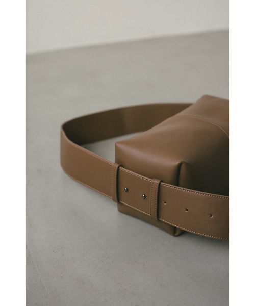 STYLEMIXER（スタイルミキサー）の「【ベストセラー】ワイドベルトスクエアバッグ（ショルダーバッグ・レディース・ブラック/ライトブラウン/ホワイト・FREE）」の15枚目の写真