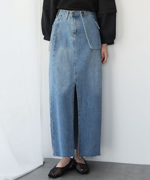 【MLB】ポケットロゴスリットデニムスカート BACK TO THE FIELD デニムスカート 「MLB」ポケットロゴスリット