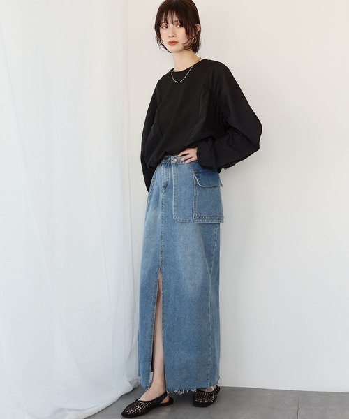 【MLB】ポケットロゴスリットデニムスカート BACK TO THE FIELD デニムスカート 「MLB」ポケットロゴスリット