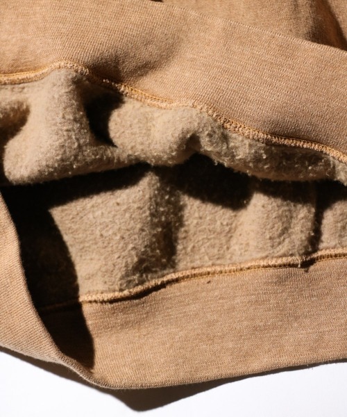 JERZEES（ジャージーズ）の「JERZEES / ジャージーズ PIGMENT DYE CREW NECK SWEAT ピグメントダイ クルーネックスウェット（スウェット・メンズ・モカ/ライトグリーン/レッド/グレー/ブラック/グリーン・LARGE/X-LARGE/MEDIUM/SMALL）」の17枚目の写真