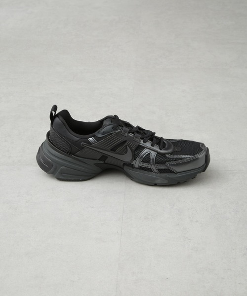 NIKE(ナイキ)の「NIKE/NIKE V2K RUN(スニーカー・メンズ・ブラック/ホワイト・26/27/28)」の4枚目の写真