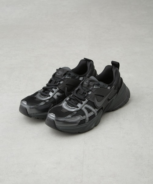 NIKE(ナイキ)の「NIKE/NIKE V2K RUN(スニーカー・メンズ・ブラック/ホワイト・26/27/28)」の6枚目の写真