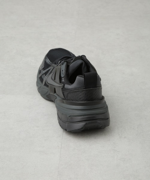 NIKE(ナイキ)の「NIKE/NIKE V2K RUN(スニーカー・メンズ・ブラック/ホワイト・26/27/28)」の9枚目の写真