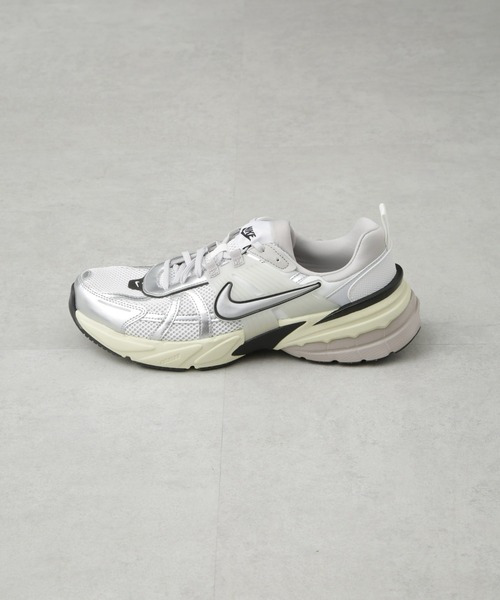 NIKE(ナイキ)の「NIKE/NIKE V2K RUN(スニーカー・メンズ・ブラック/ホワイト・26/27/28)」の15枚目の写真