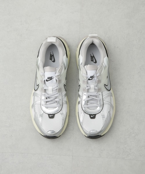 NIKE(ナイキ)の「NIKE/NIKE V2K RUN(スニーカー・メンズ・ブラック/ホワイト・26/27/28)」の20枚目の写真