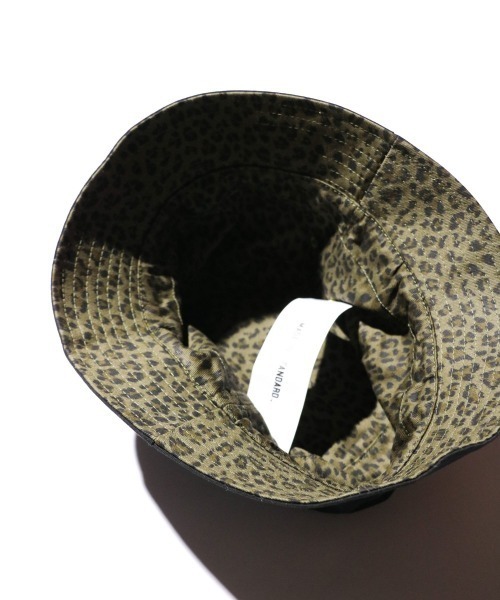 【VALENTINO】roman stud zebra-print twill バケット ハット VALENTINO GARAVANI Roman Stud zebra-print twill bucket hat