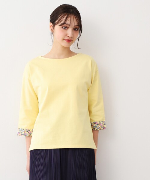 LAURA ASHLEY(ローラアシュレイ)の「【洗える/コットン100%/同柄アイテムあり】アマイア ディッツィー柄袖見返しプルオーバー(Tシャツ/カットソー・レディース・ネイビー/イエロー/オフホワイト・38/40)」の8枚目の写真