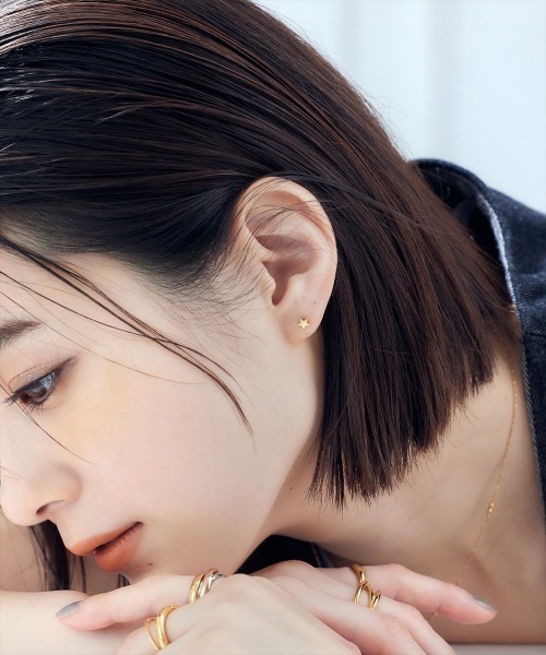 Jolie Toujours(ジョリトゥジュール)の「【汗や水に強い】〈ステンレス〉スタースタッドピアス(ピアス(両耳用)・レディース・シルバー/ゴールド・FREE)」の5枚目の写真